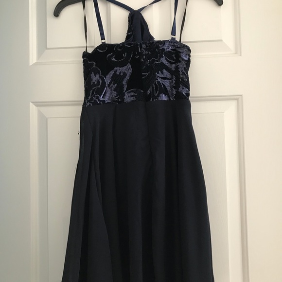 Navy holiday dress from LULU’S - Picture 3 of 6
